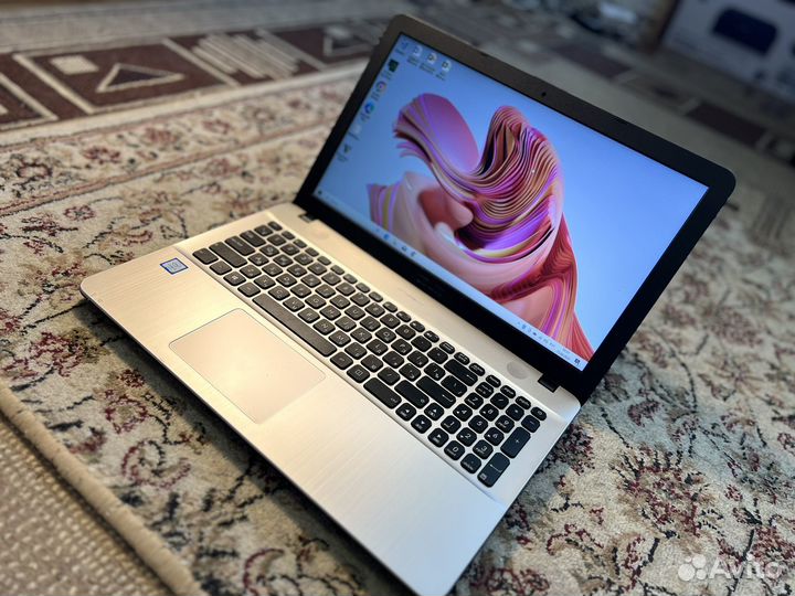 Игровой Ноутбук Asus i3-6006u/920MX 2гб/1тр