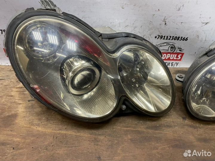 Фара ксенон левая правая Mercedes C-Class W203