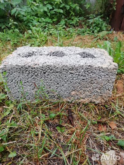 Блоки керамзитно- бетонные