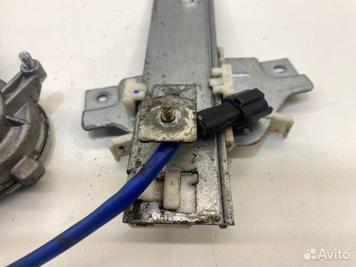 Мотор стеклоподъемника задний правый Kia Spectra