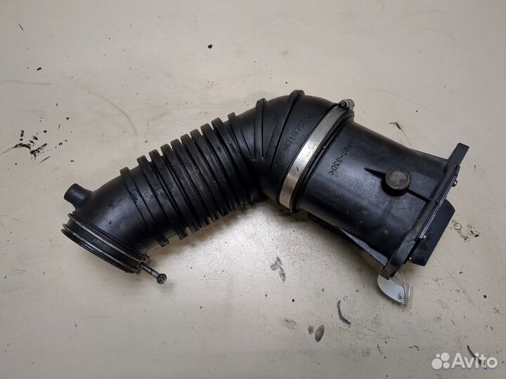 Измеритель потока воздуха Mitsubishi Pajero, 1997