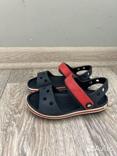 Сандалии crocs c8