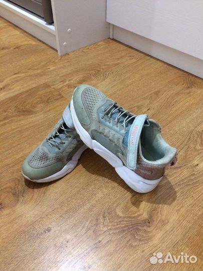 Кроссовки на девочку 35 размер
