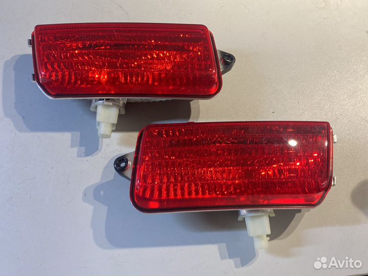 Фара противотуманная задняя Jeep Grand Cherokee