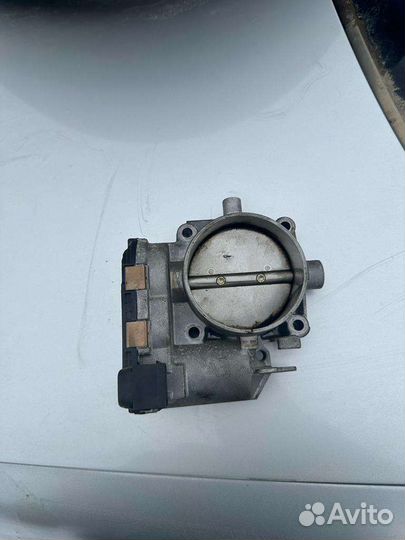 Дроссельная заслонка на Мерседес 113 двигатель