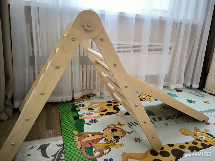 Треугольник пиклера с горкой/скалодромом