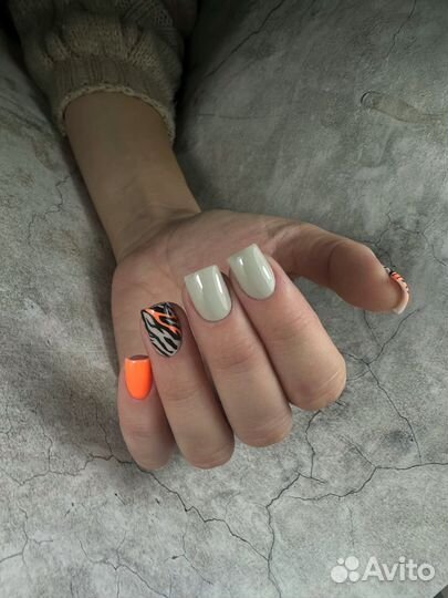 Маникюр с покрытием гель-лаком
