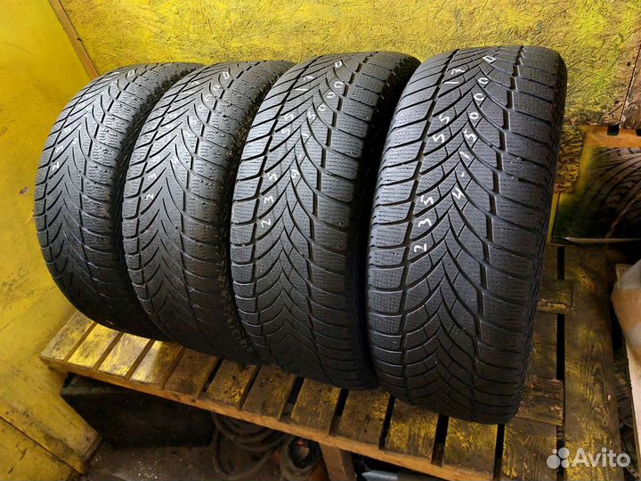 Goodyear UltraGrip Ice 2 235/55 R17 103T