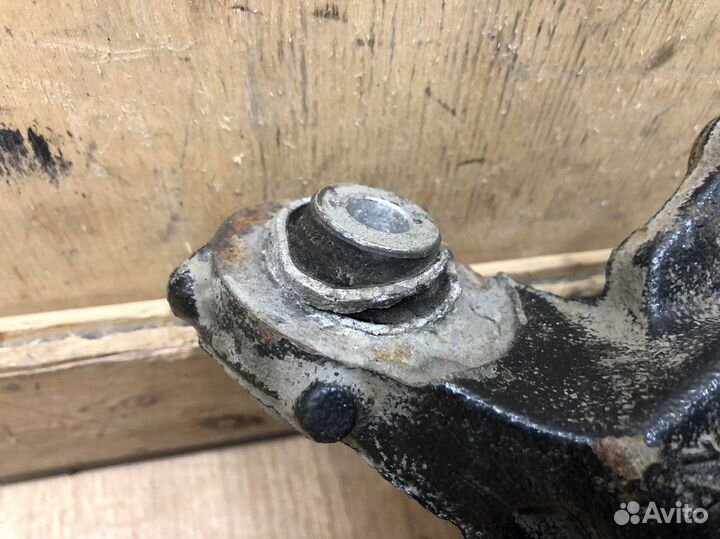 Кулак поворотный задний левый Bmw 1-серия F20 21 2