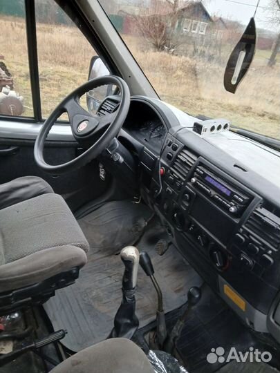 ГАЗ Соболь 2217 2.4 МТ, 2005, 100 000 км