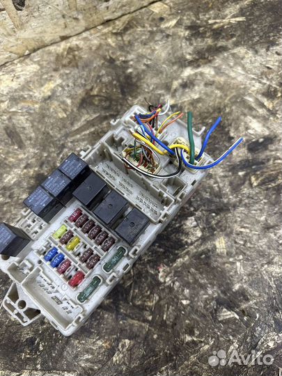 Блок предохранителей Mitsubishi Lancer 9
