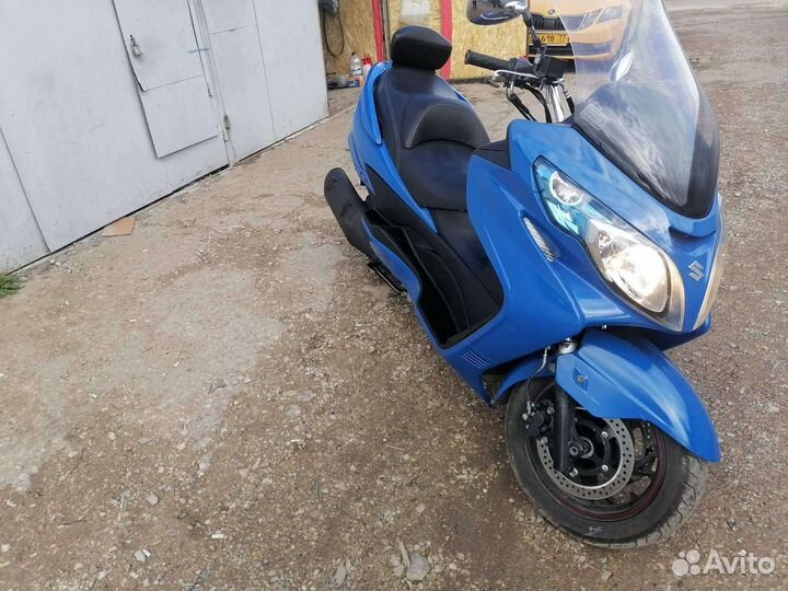 Продам скутер suzuki sky wave 400