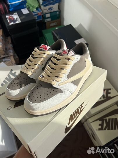 Nike air jordan 1 low travis scott reverse mocha