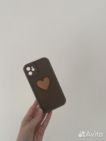 Чехол с сердцем на iPhone 11