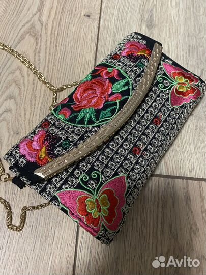 Клатч с вышивкой