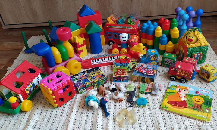 Набор игрушек для малышей