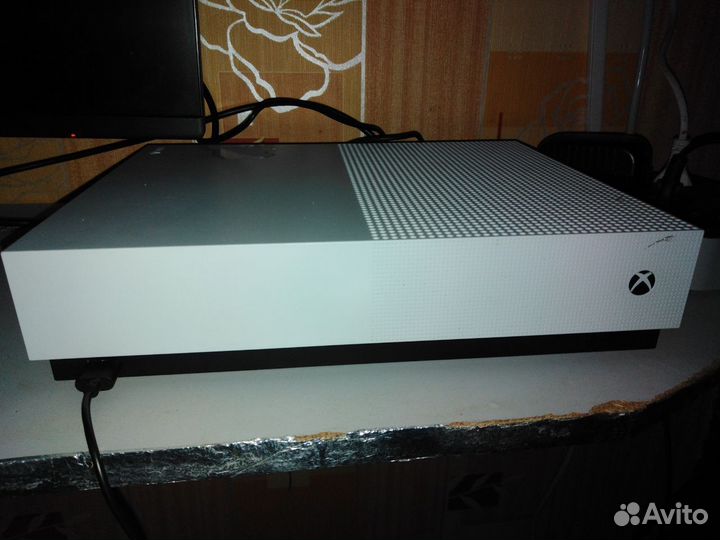 Xbox one s 1tb с играми