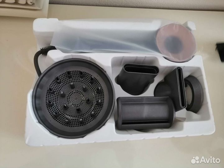 Фен Dyson Supersonic HD 08