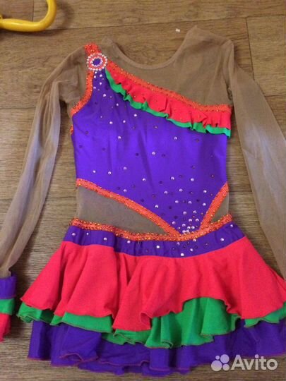 Платье для выступления по фигурному катанию