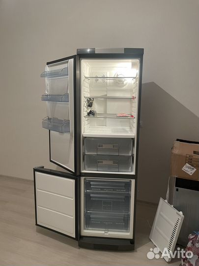 Холодильник Aeg