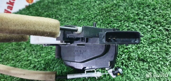 Замок боковой двери задний правый Nissan Note E12