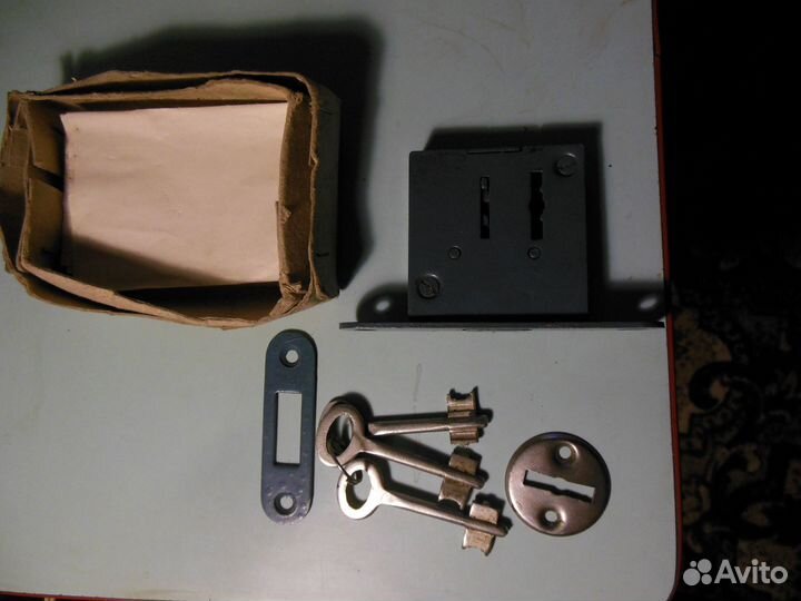 Врезной дверной замок с 3 мя ключами