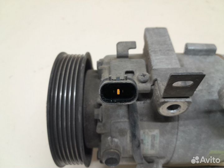 Б/У Б/У Компрессор кондиционера 97701F2800