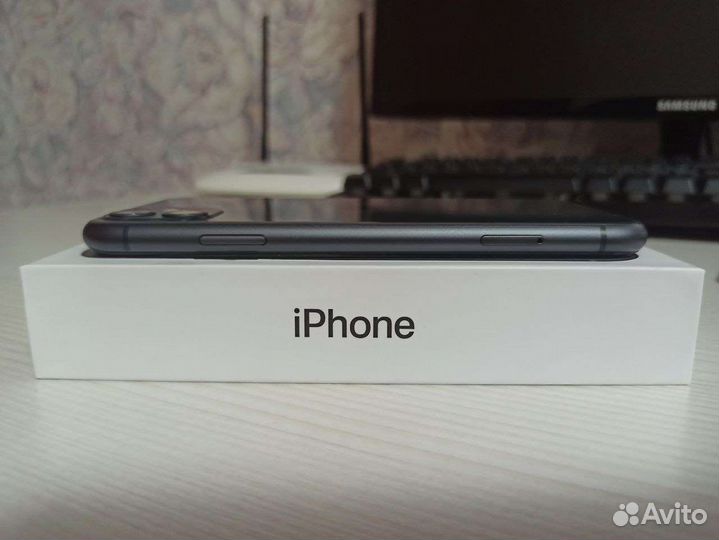 Телефон iPhone 11 128 gb