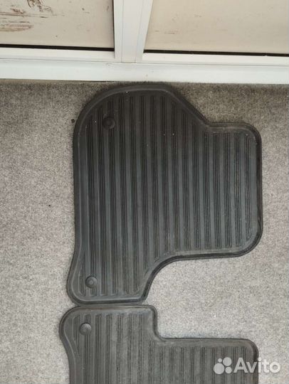 Задние коврика на Октавию а5