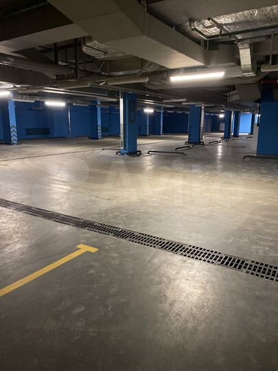 Машиноместо, 13 м²