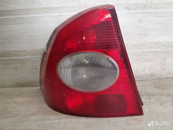 Фонарь задний левый Ford Focus II (2005—2008)
