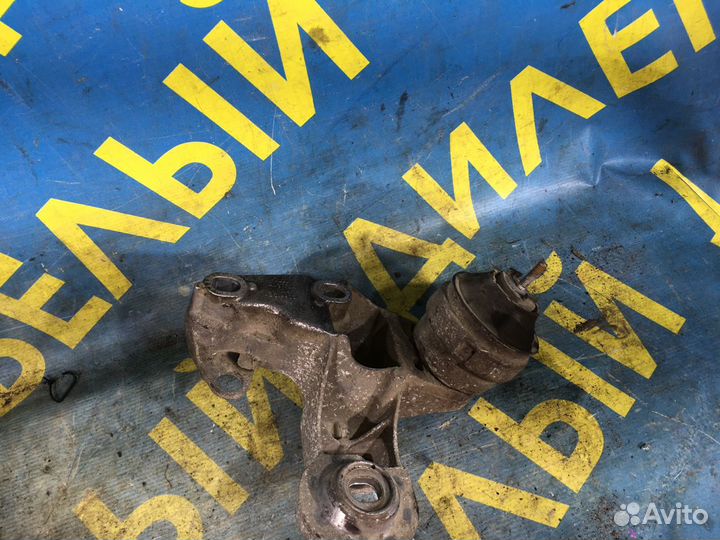 Кронштейн опора кпп Audi A4 B5