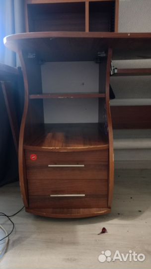 Компьютерный стол бесплатно