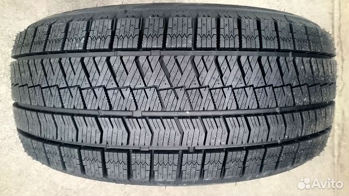 Bridgestone Blizzak Ice 225/55 R18 102H
