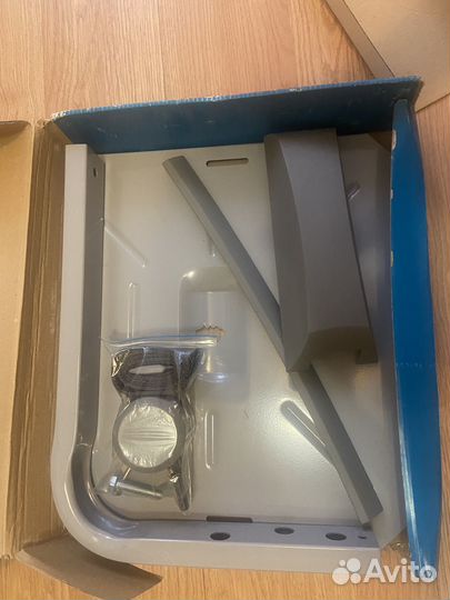 Подставка настенная для бытовой техники