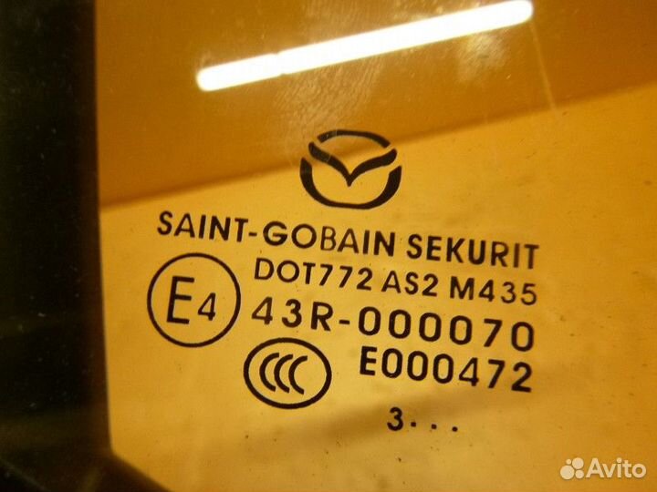 Стекло задней правой двери (форточка) mazda 3 (BM)