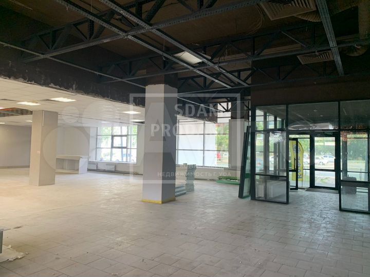 Сдам торговое помещение 470 м²