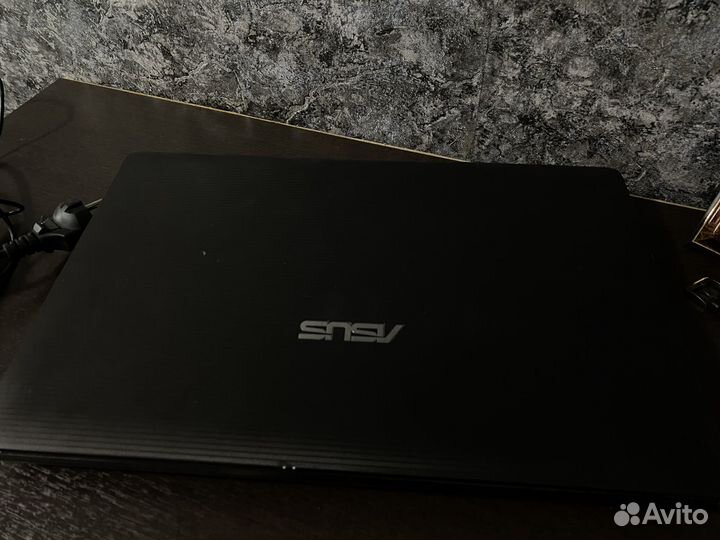 Ноутбук asus