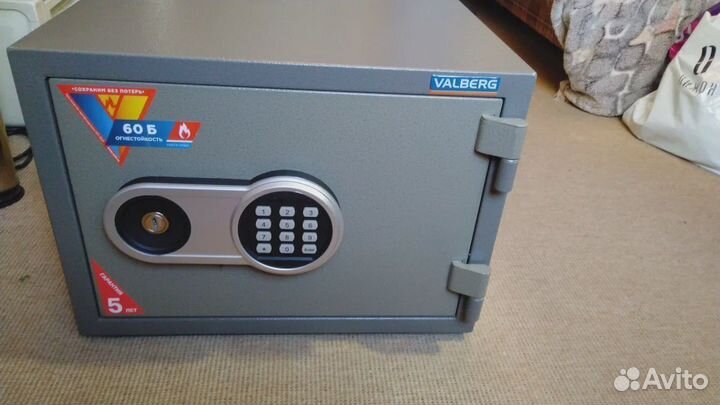 Сейф Valberg FRS-30 EL