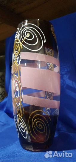 Стеклянная ваза