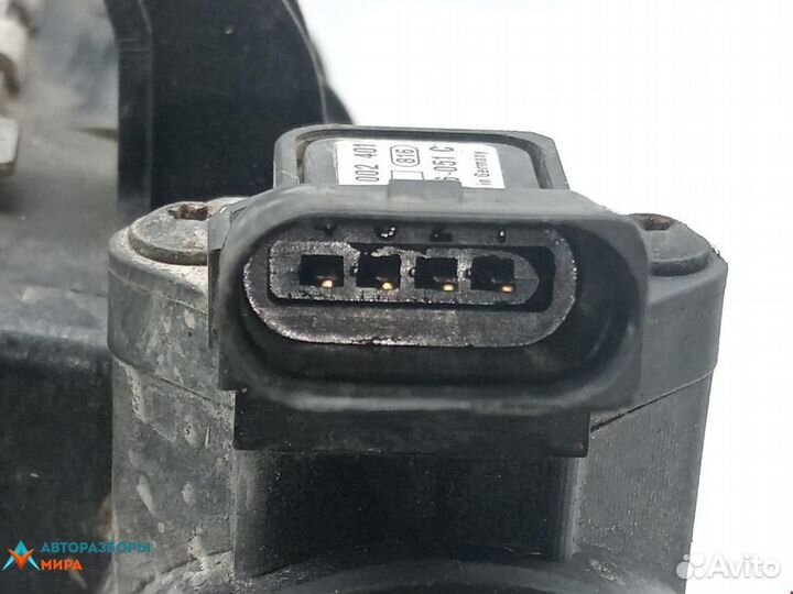 Интеркулер Audi A4 B7 2008 8E0145805AA