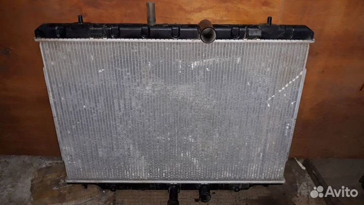 Радиатор двс на Nissan X-Trail T31