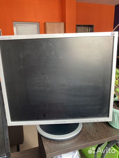 Монитор бу samsung