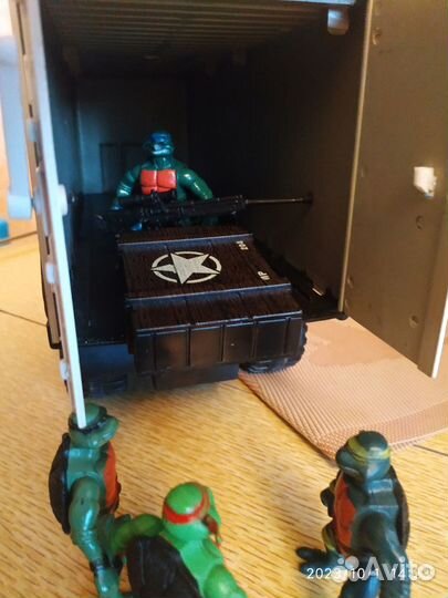 Черепашки ниндзя и грузовик