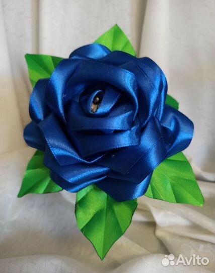 Цветы из атласных лент