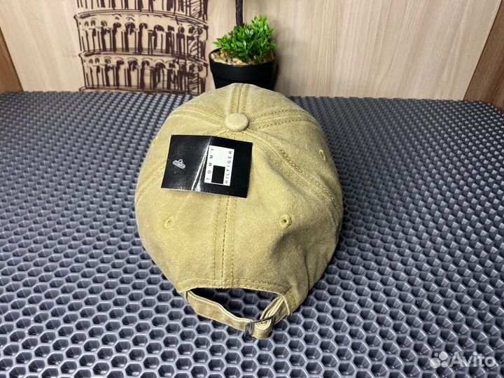 Бейсболка Tommy Hilfiger бежевая