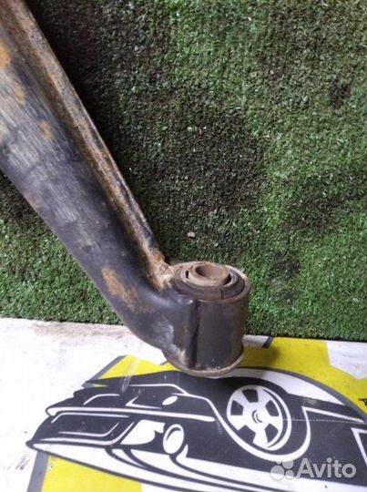 Рычаг задний правый нижний Mercedes-Benz 280 седан