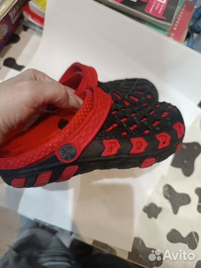 Резиновые сандалии для мальчика 32 и 34 размеры