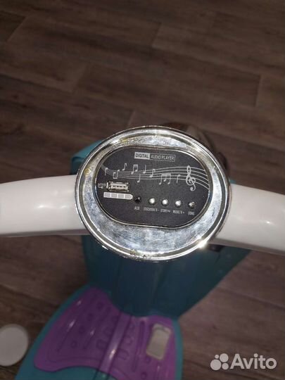 Детский мотоцикл (скутер) на аккумуляторе