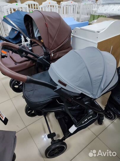 Коляска прогулочная. Фарфело